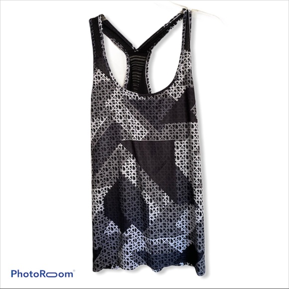 Champion Tops - Champion Women’s Black/White Pattern Tank Size XL